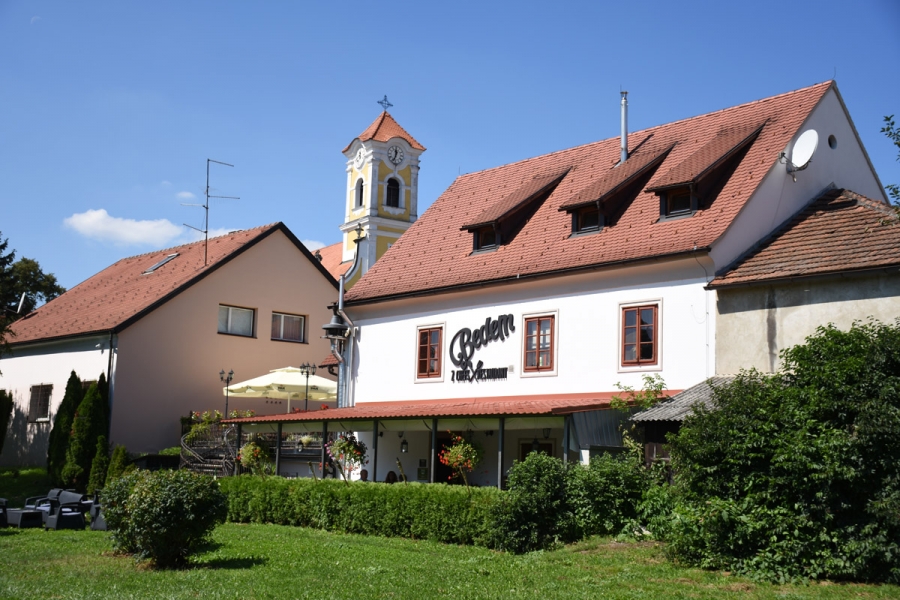 Ambiente der Restaurantterrasse, Foto 1