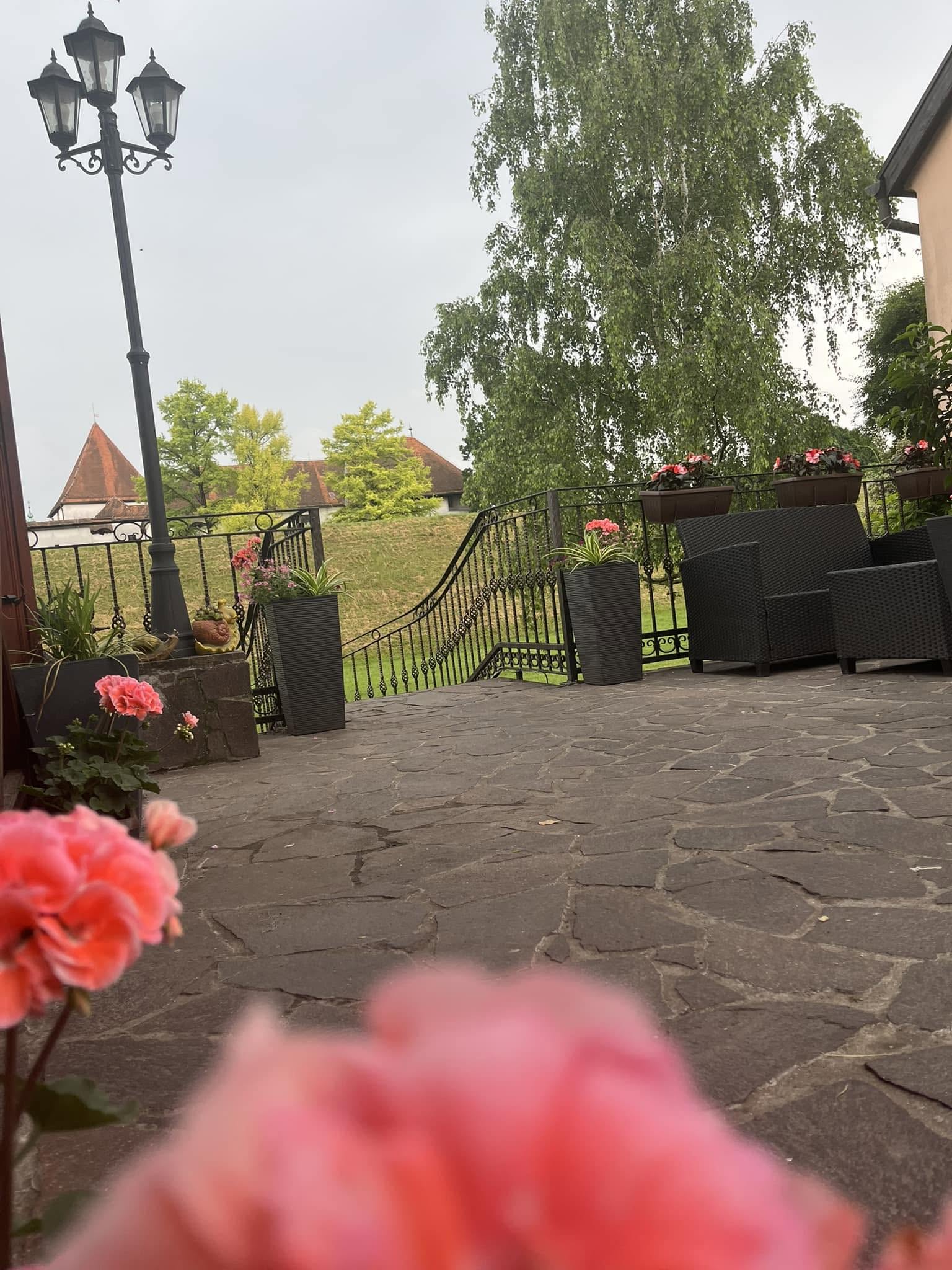 Ambiente der Restaurantterrasse, Foto 2